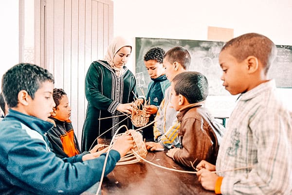 Enfants et adolescents du Centre éducatif Fiers et Forts à Tamesloht